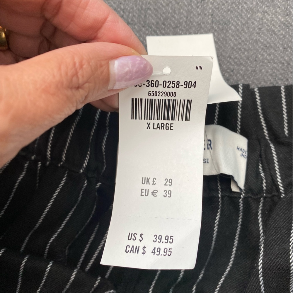 Hollister Ultra High-Rise Black and White Stripes Flowing Wide Leg Pants Size XL - Picture 4 of 5